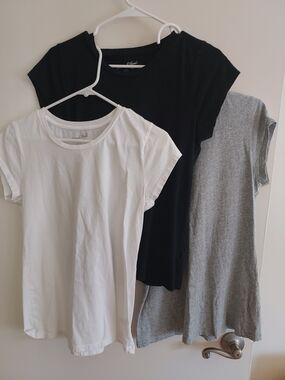 Bundle Of 3 Universal Thread Short Sleeve Tees - Black, White, Gray NWOTs